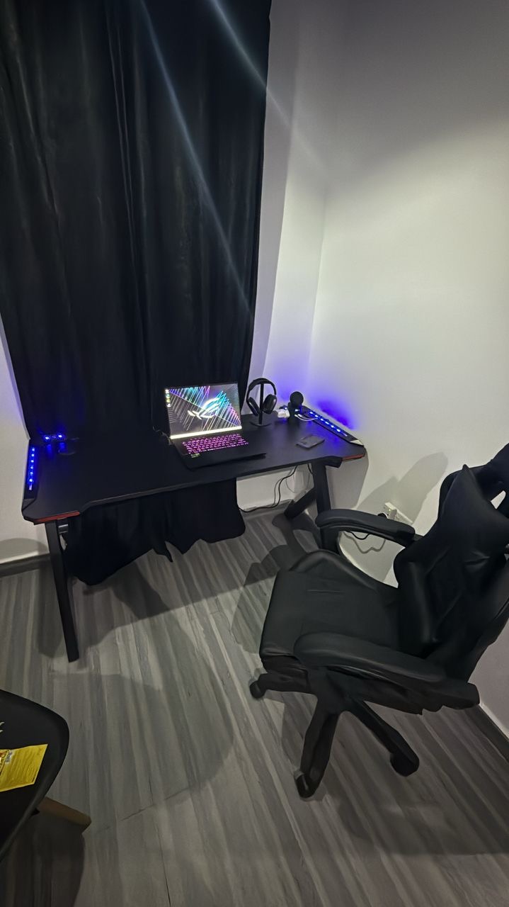 Set Of Executive Office Gaming Chair + Gaming Desk - Image 8