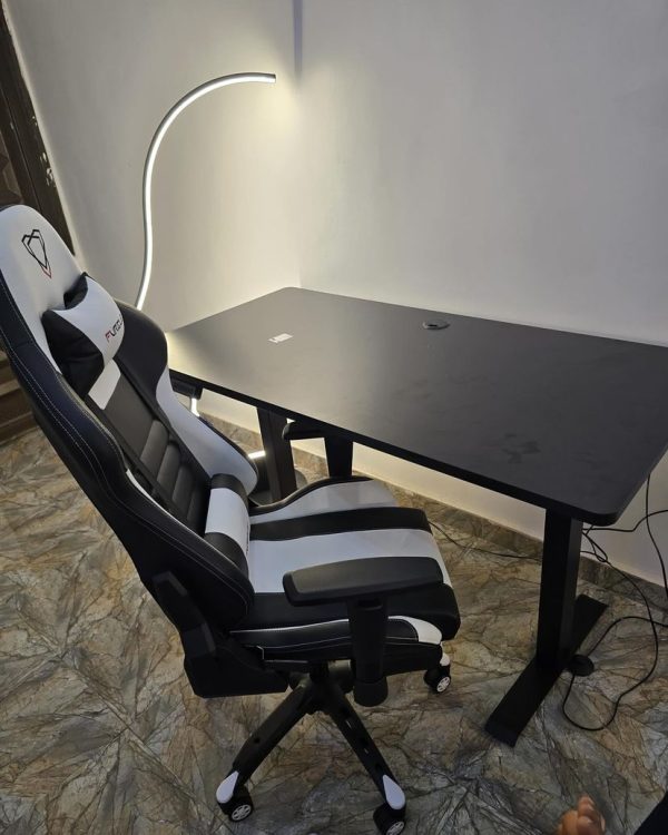 Sit-Stand Desk 1.6mtr + Furgle Game Chair - Image 3