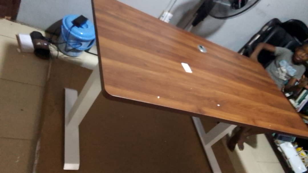 Adjustable Height Electric Standing Desk(1.2mtr) - Image 13