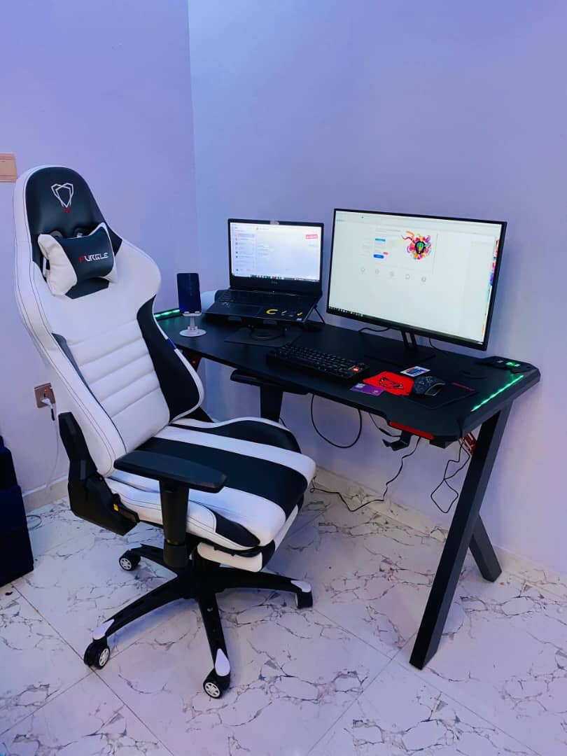 Set Of Executive Office Gaming Chair + Gaming Desk