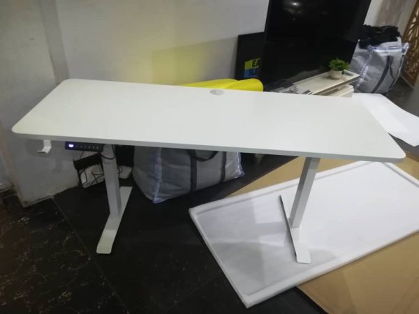 Sit-Stand Desk 1.6mtr + Furgle Game Chair - Image 14